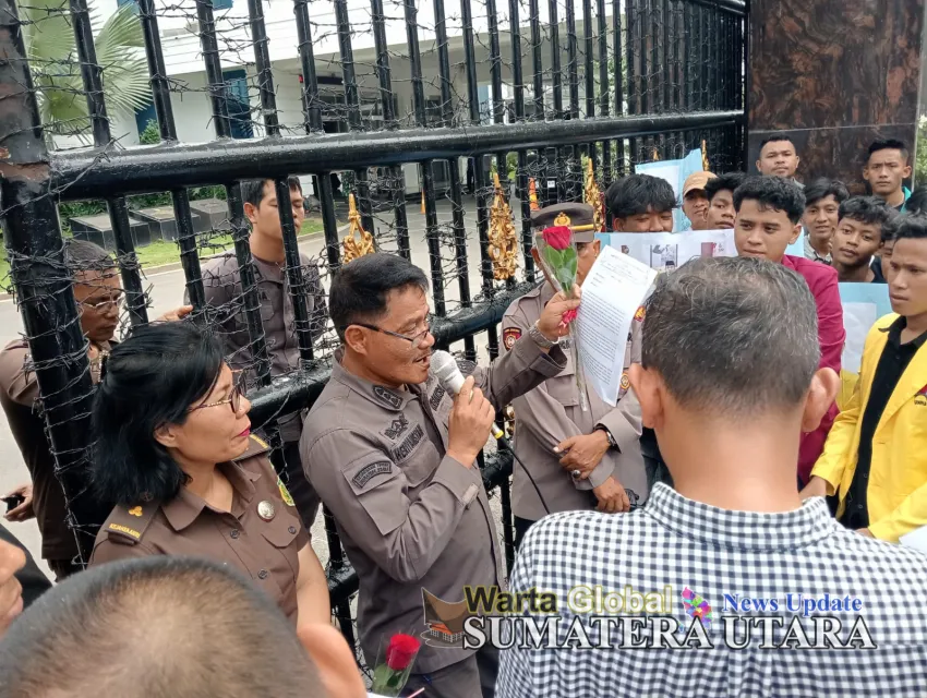 Forum Keadilan Sosial Rakyat Indonesia (FRAKSI) Geruduk Kejati Sumut : Desak Pemeriksaan Zakky Sahri Dan Hamdani Terkait SPPD