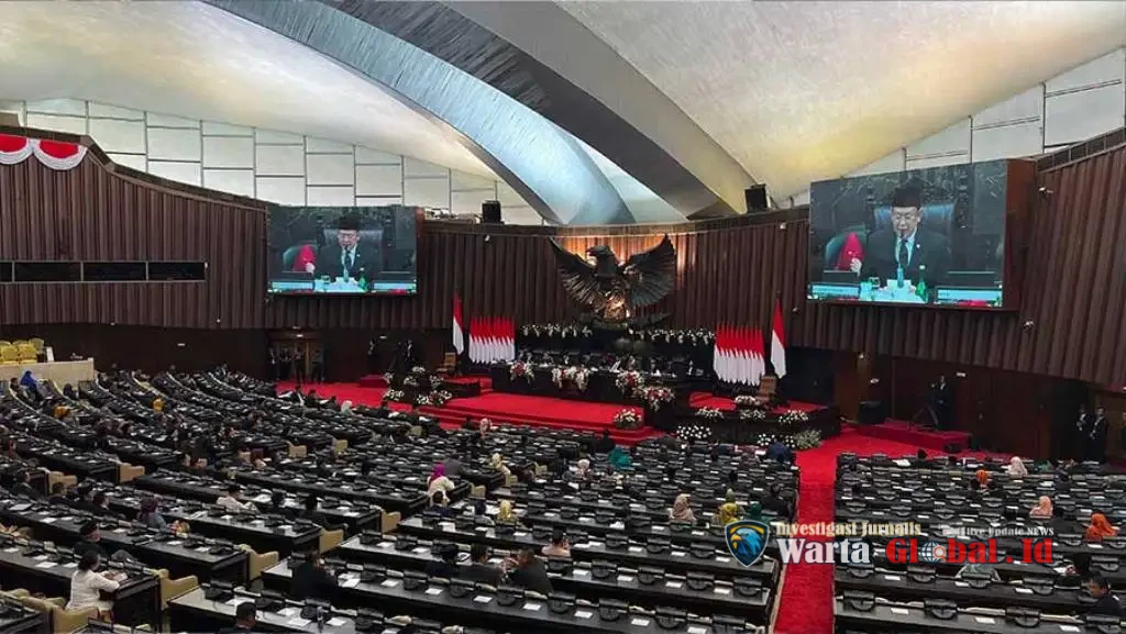 Gaji Resmi Rp4,2 Juta, Penghasilan DPR Tembus Rp65,6 Juta — dan Bayang-Bayang Uang Gelap di Baliknya.