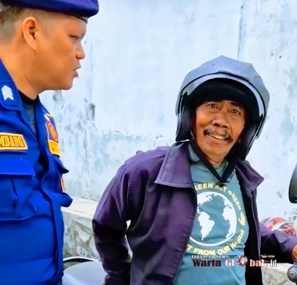 Damkar Fast Respon Terbaik Saat Ini Saat Permasalahan
Eksibisionis 'Bapak Tua Burung Dalam Sangkar'