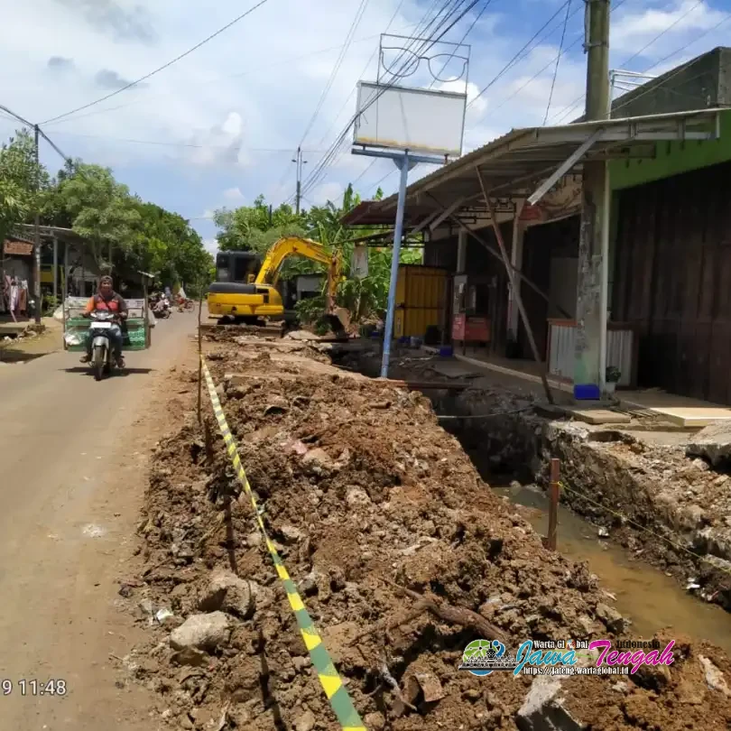 Proyek Drainase di Sowanlor Jepara Diduga Rusak Pipa PAM, Warga RW 02 Terdampak Pasokan Air