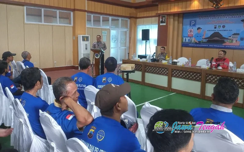 Satlantas Polresta Surakarta Bekali Petugas Parkir dengan Pelatihan Profesionalitas Dukung Ops Zebra Candi 2025 Satlantas Polresta Surakarta Bekali Petugas Parkir dengan Pelatihan Profesionalitas Dukung Ops Zebra Candi 2025