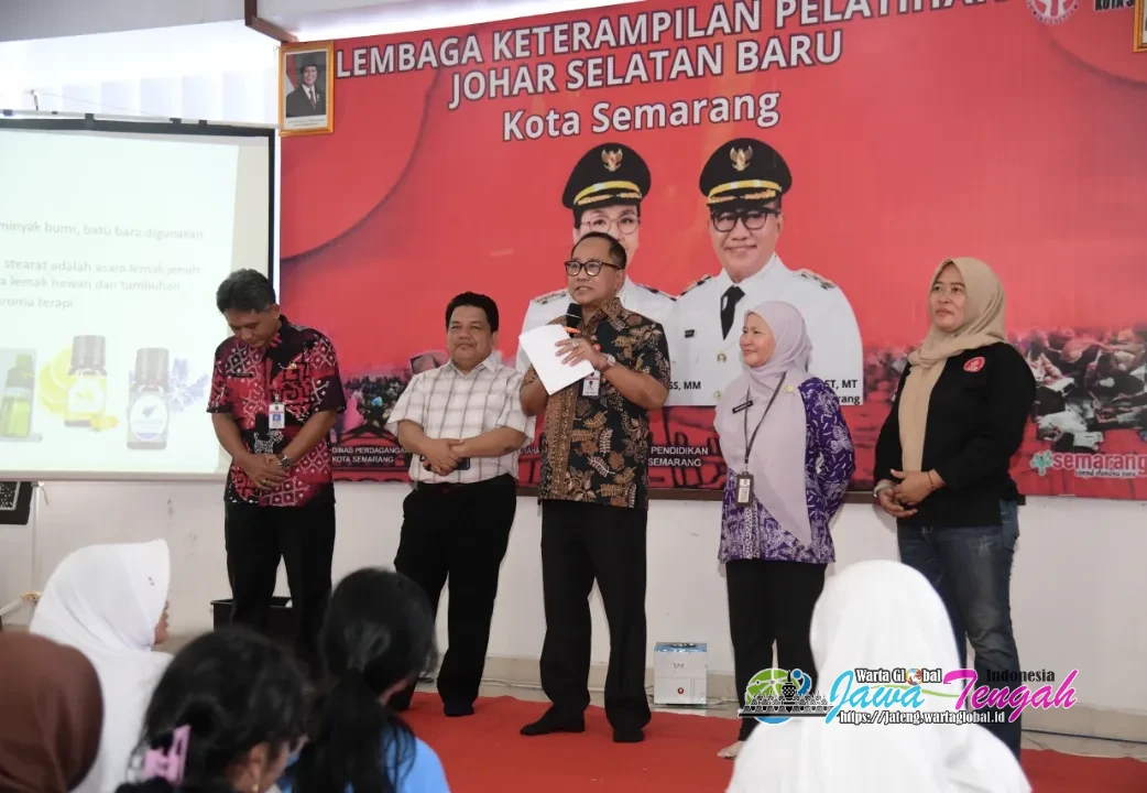 Dari Jelantah Jadi Manfaat : Pemkot Semarang Apresiasi Inovasi Pelajar di Pasar Johar