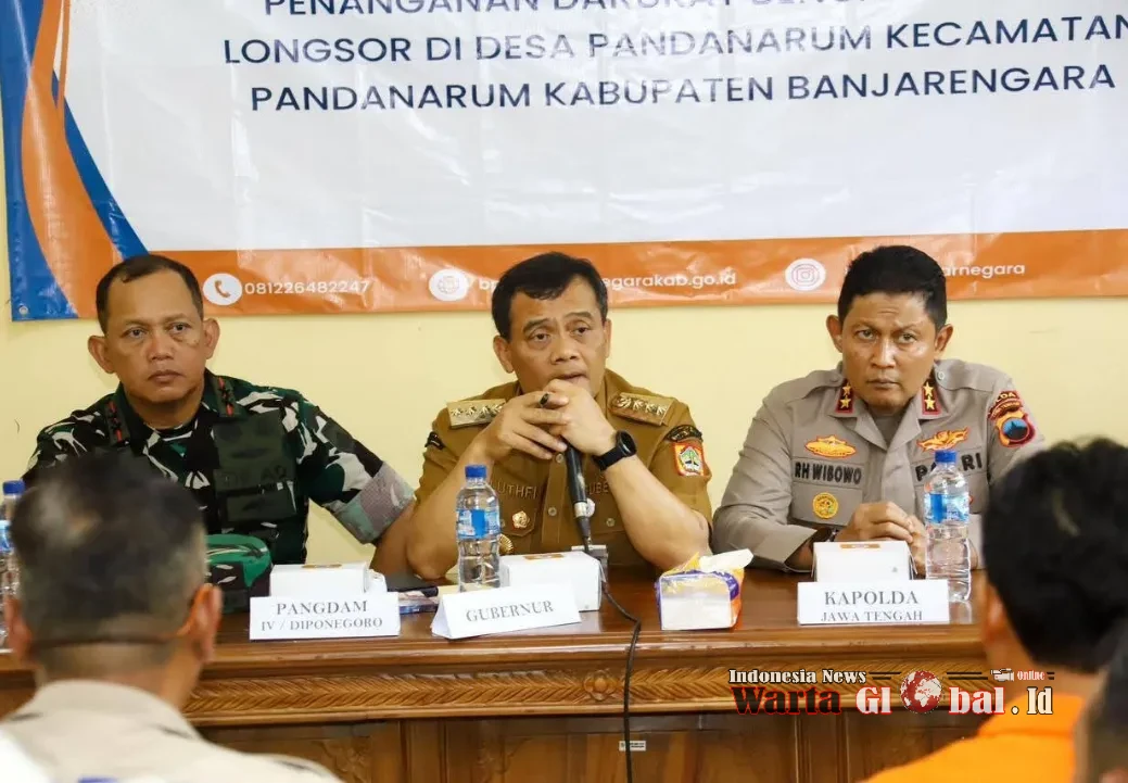 Tinjau Pengungsi Longsor Banjarnegara, Kapolda Jateng : Maksimalkan Pencarian Warga yang Hilang