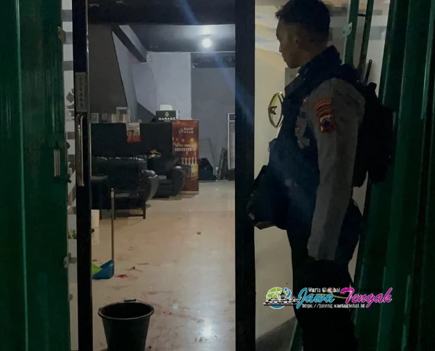 Geger ! Cinta Ditolak Juru Parkir Bacok Tiga Orang di Kafe Nusukan