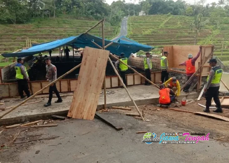 Polri Turun Tangan Bangun Jembatan, Wujud Nyata Kepedulian untuk Bantu Warga