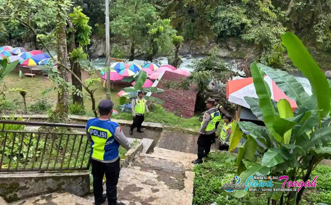 Polres Pekalongan Tebar Personel di Objek Wisata Libur Natura