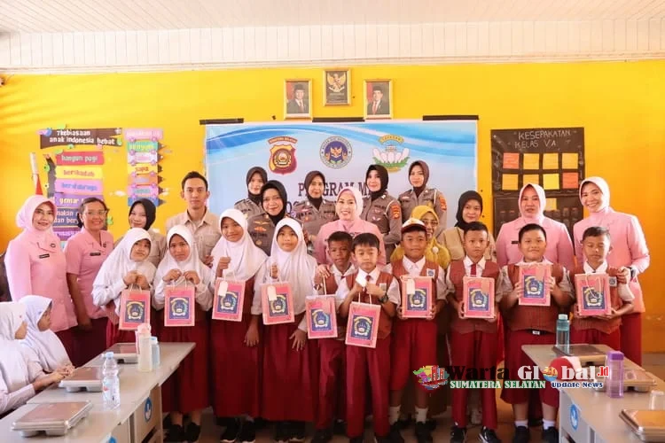 Program MBG Presiden Prabowo Didukung Bhayangkari Ogan Ilir – SDN 5 Indralaya Terima Bantuan Alat Tulis Senilai Dolar AS Program MBG Presiden Prabowo Didukung Bhayangkari Ogan Ilir – SDN 5 Indralaya Terima Bantuan Alat Tulis Senilai Dolar AS