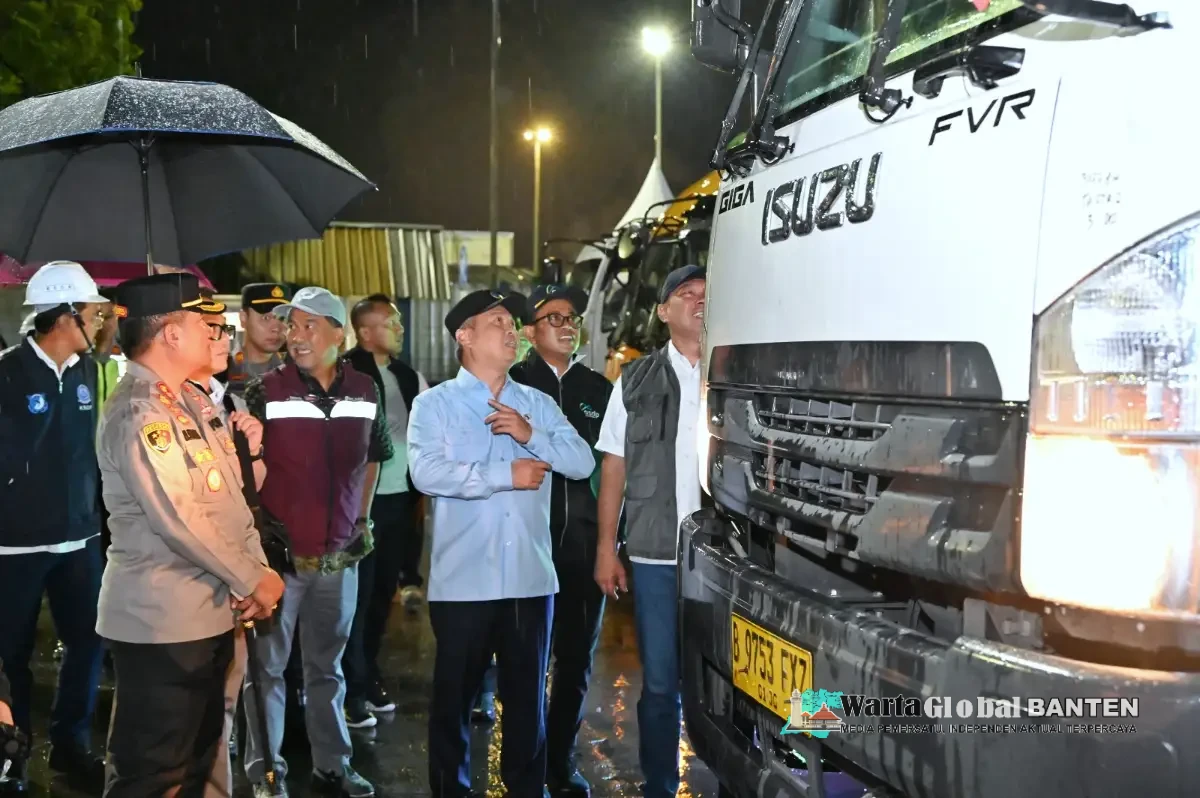 Kunjungan Menteri Perhubungan ke Pelabuhan Ciwandan Pastikan Kelancaran dan Keamanan Arus Kendaraan Saat Puncak Nataru 2025/2026 Kunjungan Menteri Perhubungan ke Pelabuhan Ciwandan Pastikan Kelancaran dan Keamanan Arus Kendaraan Saat Puncak Nataru 2025/2026