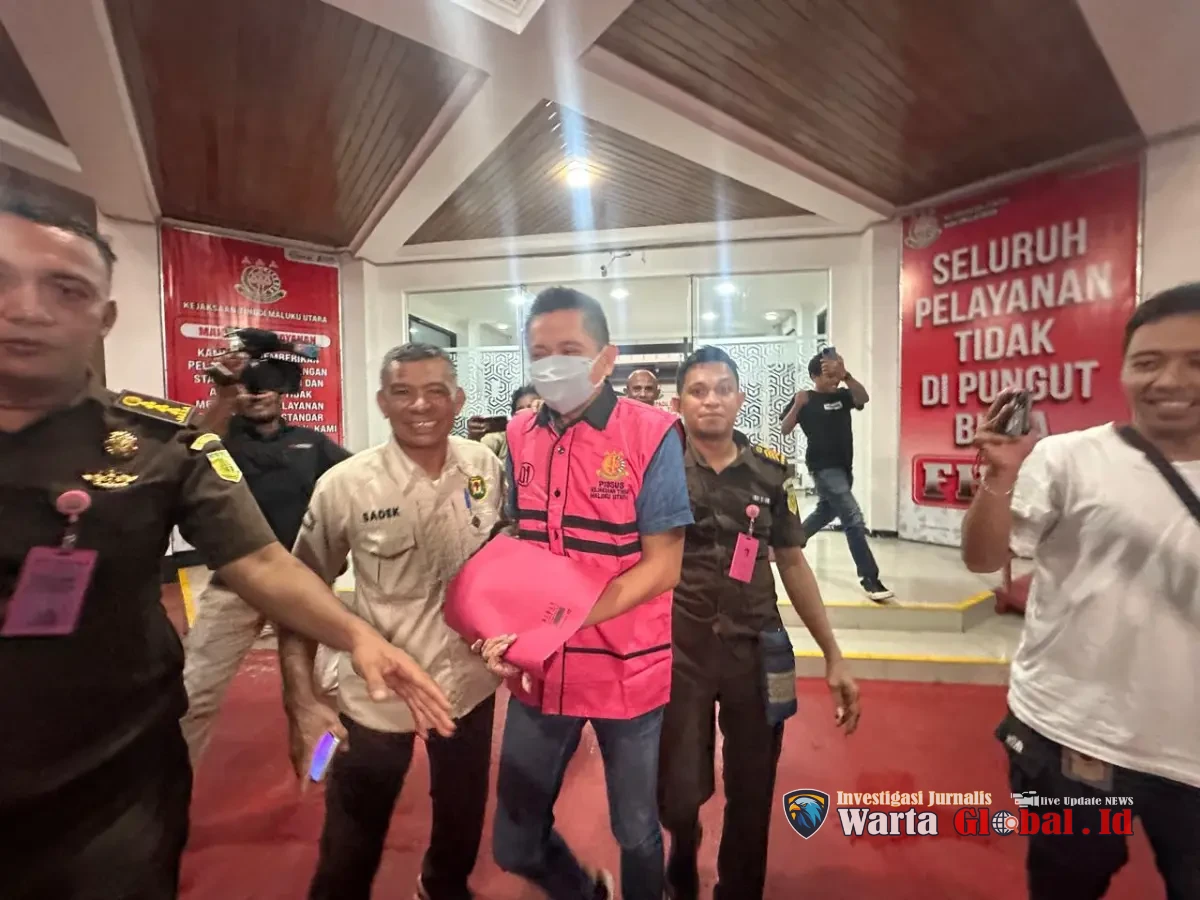 Penahanan Komisaris PT Damai Sejahtera Membangun, Yopi Saraung, Kian Menguatkan Penelusuran Korupsi Proyek Istana Daerah Pulau Taliabu Tahun Anggaran 2023. Penahanan Komisaris PT Damai Sejahtera Membangun, Yopi Saraung, Kian Menguatkan Penelusuran Korupsi Proyek Istana Daerah Pulau Taliabu Tahun Anggaran 2023.