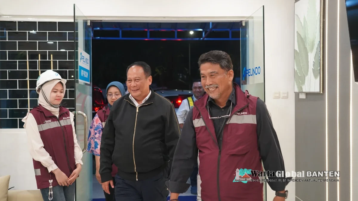 Tinjau Puncak Arus Nataru 2025/2026 di Pelabuhan Ciwandan, Wamenhub Pastikan Kelancaran Layanan dan Apresiasi Dedikasi Petugas Tinjau Puncak Arus Nataru 2025/2026 di Pelabuhan Ciwandan, Wamenhub Pastikan Kelancaran Layanan dan Apresiasi Dedikasi Petugas