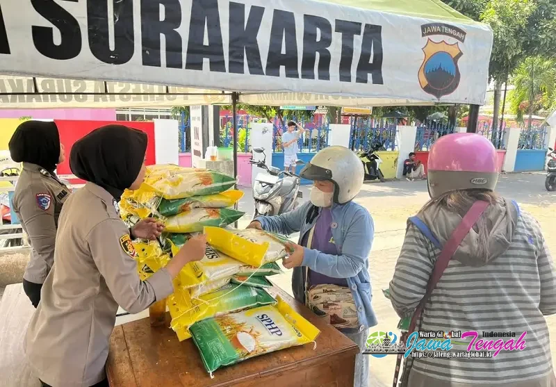 Polresta Surakarta dan BULOG Gelar Gerakan Pangan Murah, 50 Ton Beras Ludes Dibeli Warga