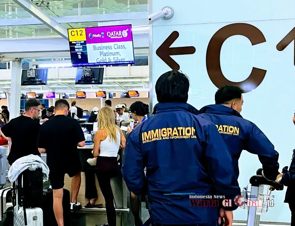 Imigrasi Ngurah Rai Deportasi 4 WNA Manajemen 'Bonnie Blue': Penyalahgunaan Visa Wisata Berujung Blacklist Permanen Imigrasi Ngurah Rai Deportasi 4 WNA Manajemen 'Bonnie Blue': Penyalahgunaan Visa Wisata Berujung Blacklist Permanen
