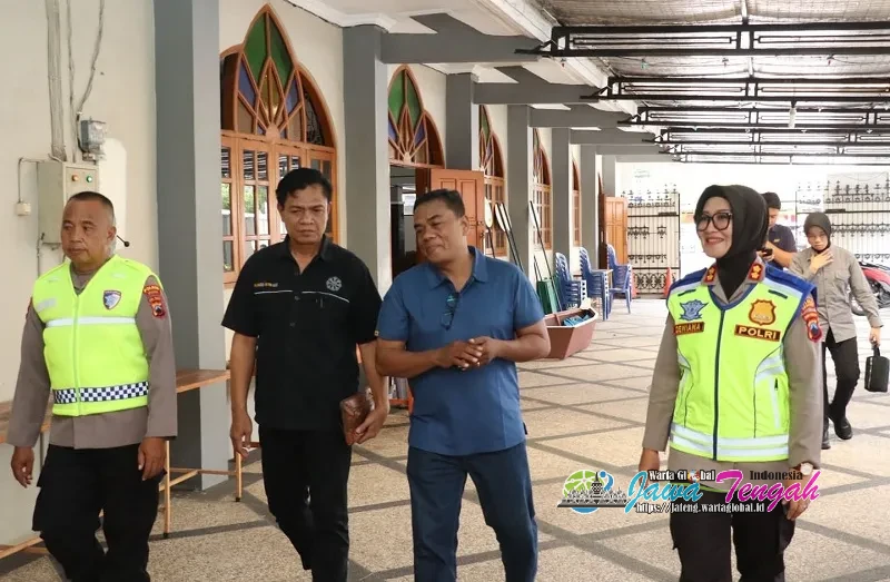 Kapolres Sragen Kunjungi Sejumlah Gereja, Pastikan Pengamanan Natal dan Tahun Baru Berjalan Optimal