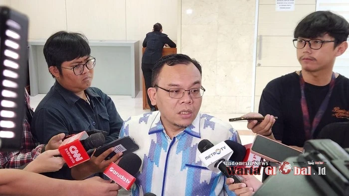 Insiden Kapal Pinisi Karam di Labuan Bajo, DPR Minta Pemda Aktif Informasikan Cuaca Ekstrem ke Wisatawan.