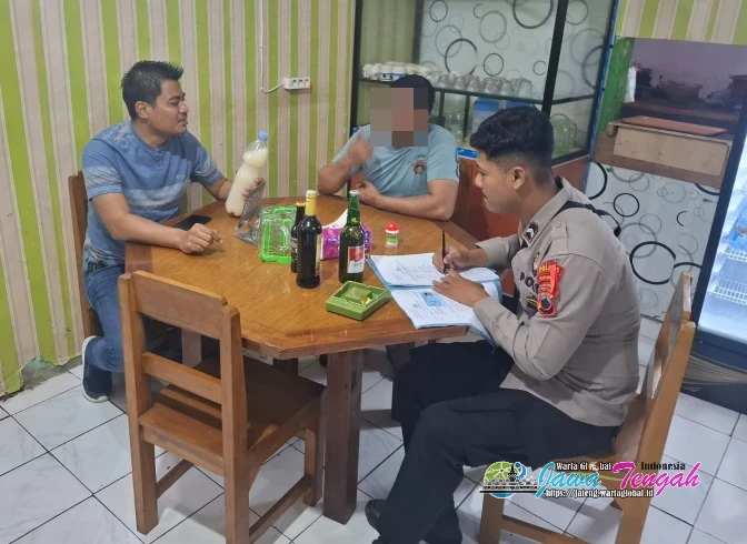 Jelang Tahun Baru, Polsek Sragi Pekalongan Gelar Razia Pekat Puluhan Botol Miras Berhasil Diamankan