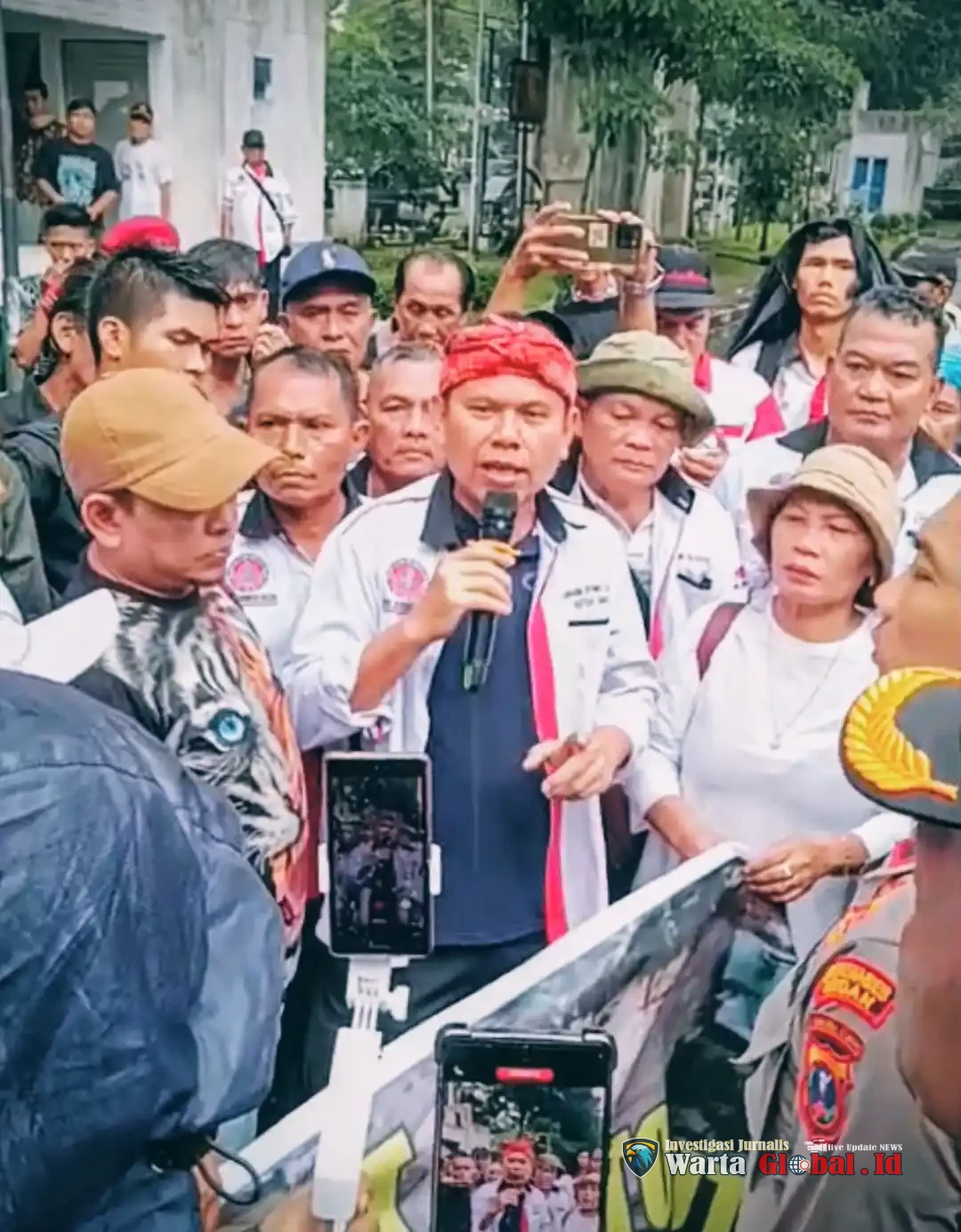 Anggota DPRD Sumatera Utara Desak Status Bencana Nasional, Sebut Nias Harus Merdeka Jika Tak Digubris Anggota DPRD Sumatera Utara Desak Status Bencana Nasional, Sebut Nias Harus Merdeka Jika Tak Digubris