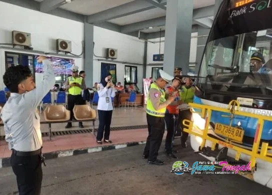 Polresta Surakarta Gelar Ramp Check di Terminal Tirtonadi Pastikan Angkutan Umum Laik Jalan