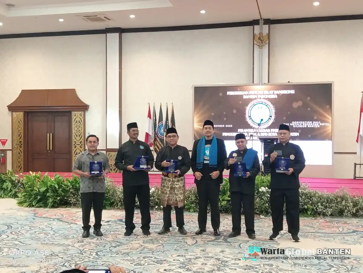 Pelantikan DPP Bandrong 2025–2030: Tekad Baru Menjaga Tradisi dan Spirit Persaudaraan Pelantikan DPP Bandrong 2025–2030: Tekad Baru Menjaga Tradisi dan Spirit Persaudaraan