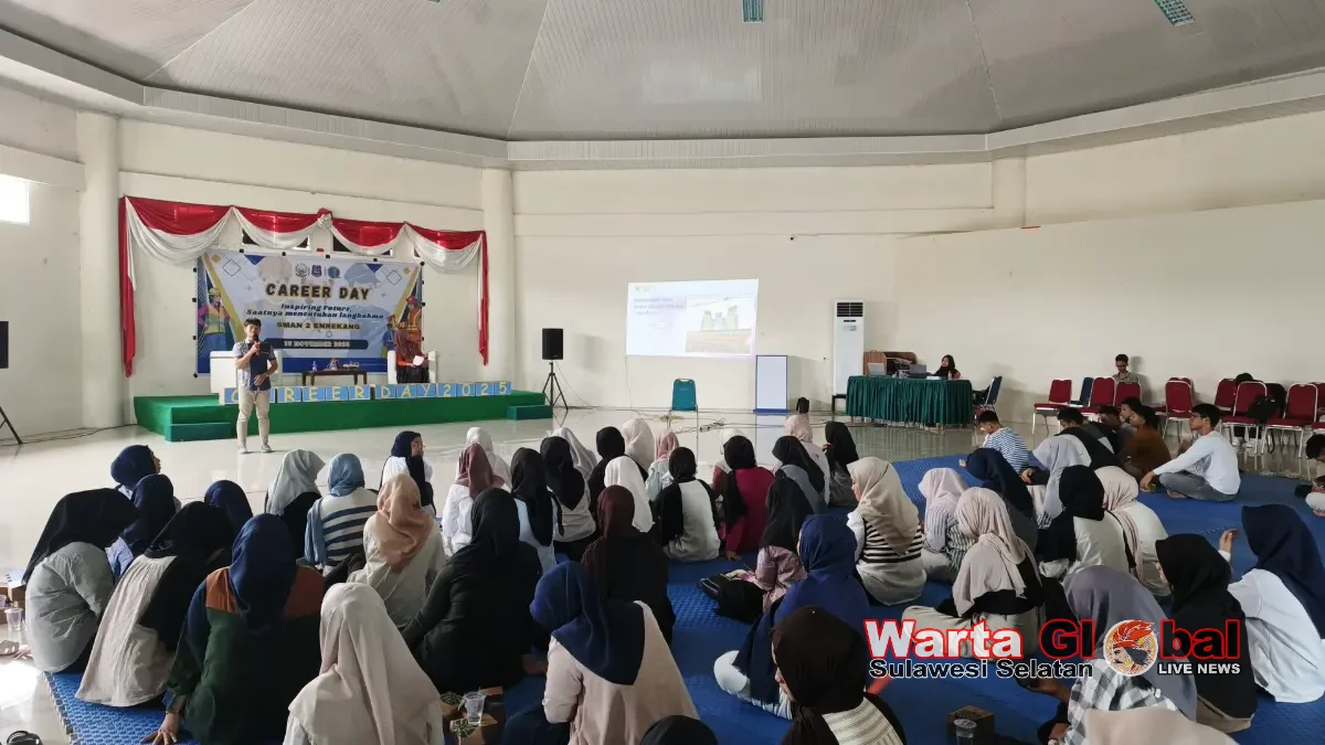 Hadiri Career Day 2025, Dosen UNIMEN Inspirasi Ratusan Siswa SMAN 2 Enrekang