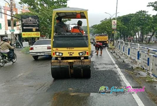 Pemkot Semarang Tambal Jalan Berlubang di Ruas-ruas Jalan Ibu Kota Jawa Tengah
