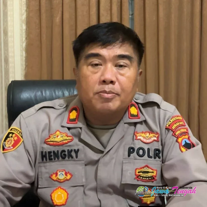 Sigap!! Polsek Banyumanik Bersama Warga Amankan Sepeda Motor Diduga Hasil Curian Sigap!! Polsek Banyumanik Bersama Warga Amankan Sepeda Motor Diduga Hasil Curian