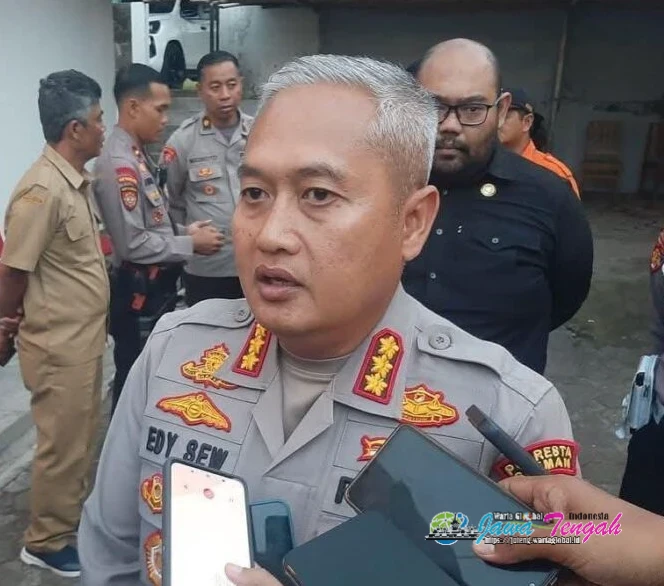 Viral!! Kapolres Sleman Dicecar Komisi III DPR RI: “Kalau Saya Kapolda Anda, Sudah Saya Berhentikan!” Viral!! Kapolres Sleman Dicecar Komisi III DPR RI: “Kalau Saya Kapolda Anda, Sudah Saya Berhentikan!”