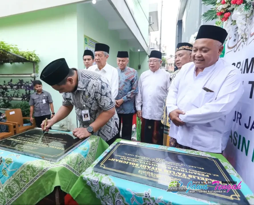 Wakil Gubernur Jateng Taj Yasin Apresiasi Peradaban Kampung Kauman Semarang Wakil Gubernur Jateng Taj Yasin Apresiasi Peradaban Kampung Kauman Semarang