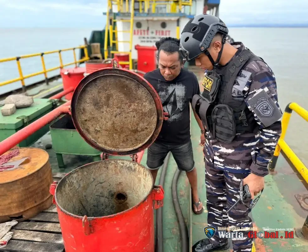 Tegas!! TNI AL Gagalkan Aksi Diduga Distribusi BBM Ilegal di Perairan Makassar Tegas!! TNI AL Gagalkan Aksi Diduga Distribusi BBM Ilegal di Perairan Makassar