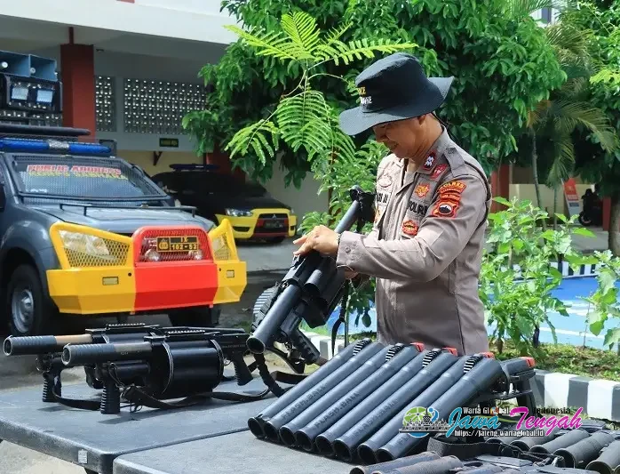 Sat Samapta Polres Karanganyar Pastikan Perlengkapan Dalmas Siap Digunakan Jaga Keamanan