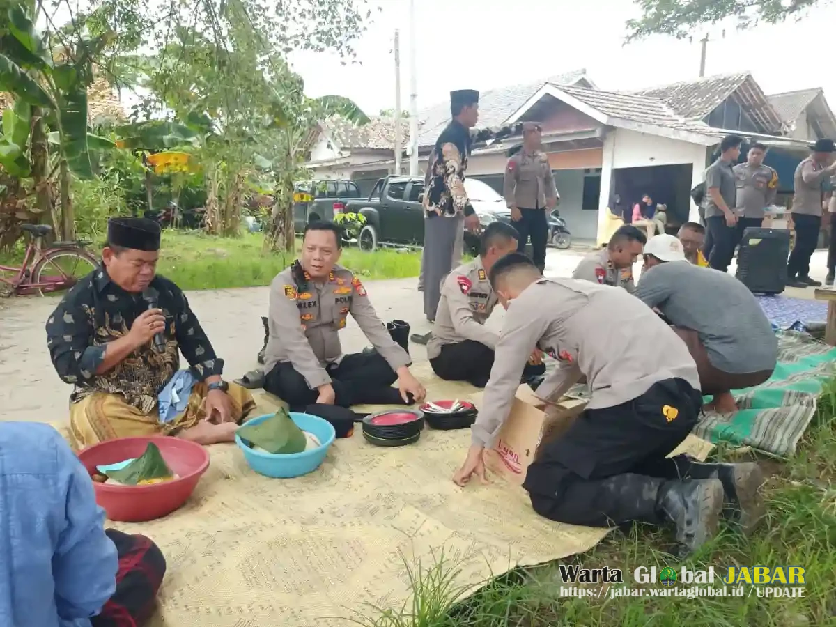 Polsek Cabangbungin dan Brimob Den D Rayakan Rampungnya Jembatan Gantung untuk Warga Sindangsari Polsek Cabangbungin dan Brimob Den D Rayakan Rampungnya Jembatan Gantung untuk Warga Sindangsari