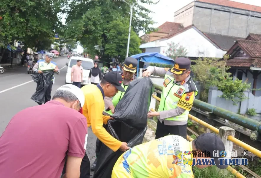 Pekalongan Jadi Resik! AKBP Rachmad C. Yusuf dan Wabup Sukirman Kompak Gerakkan 'Indonesia Asri'