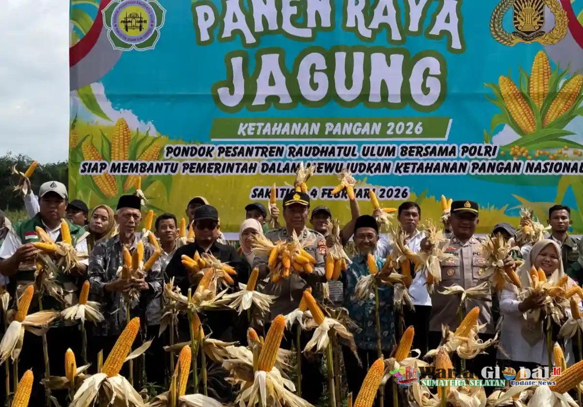 Polres Ogan Ilir Bersama Ponpes Raudhatul Ulum Gelar Panen Raya Jagung Program Ketahanan Pangan!!!!!!