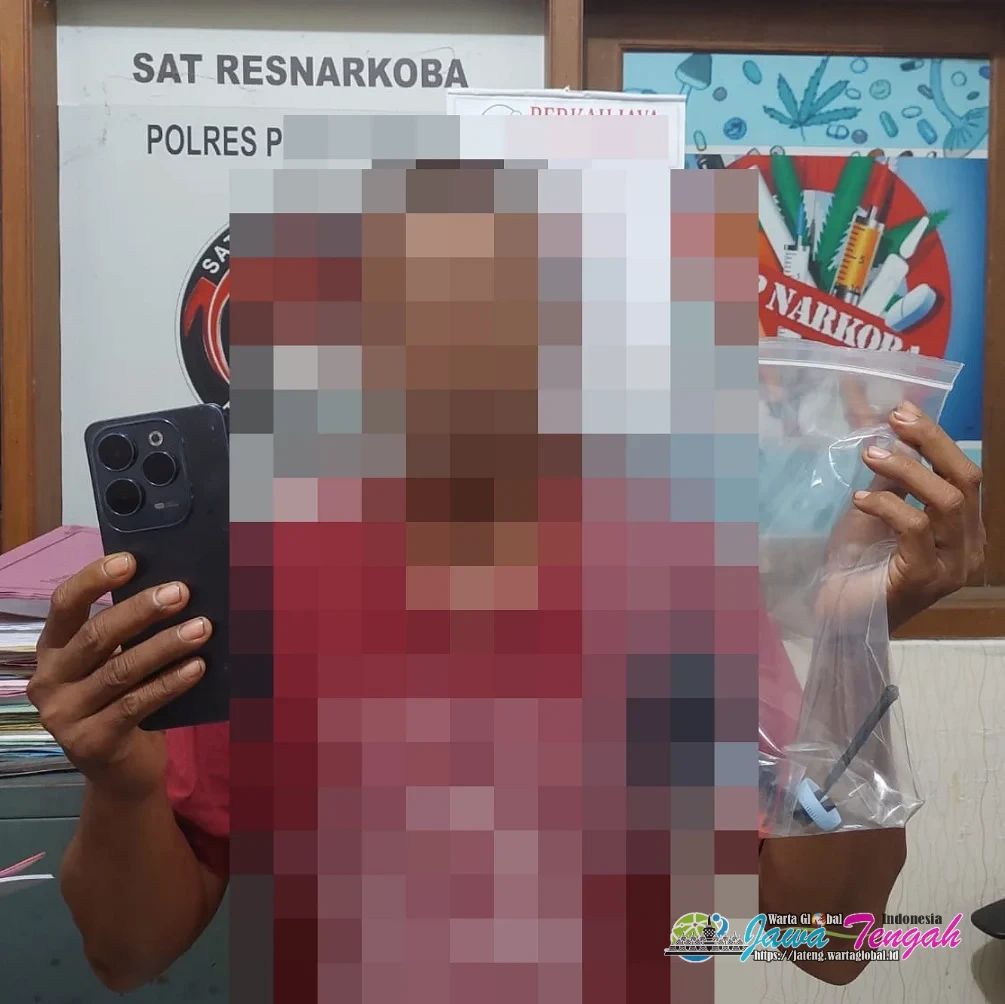 Polres Pekalongan Ringkus Pria Pengguna Narkoba dan Amankan Paket Sabu dan Alat Hisap