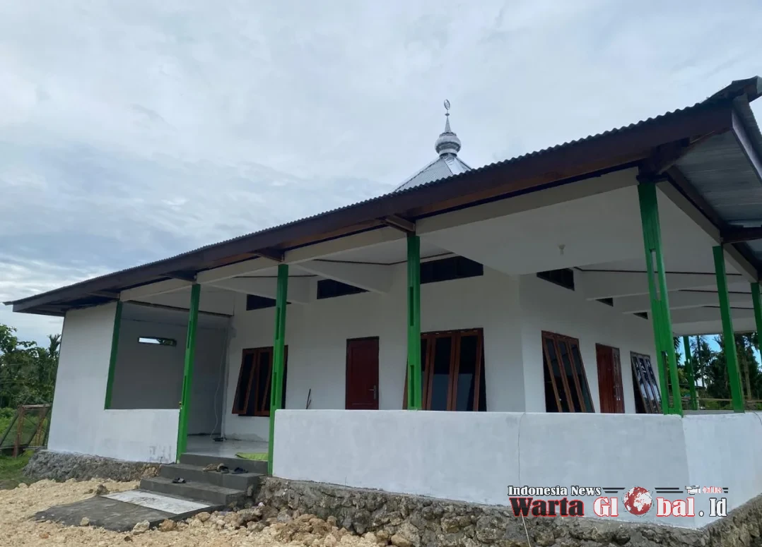 Semangat Gotong-royong, Satgas Yonif 643/Wns Renovasi Masjid Nur Rahman