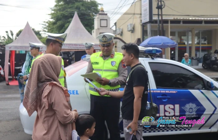 Satlantas Polres Pekalongan Masifkan Sosialisasi Ops Keselamatan Candi, Sapa Warga di CFD Kajen