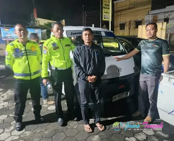 Sopir Grand Max Pelaku Tabrak Lari Menewaskan Pengendara Motor di Jantiharjo Sragen, Akhirnya Menyerahkan Diri