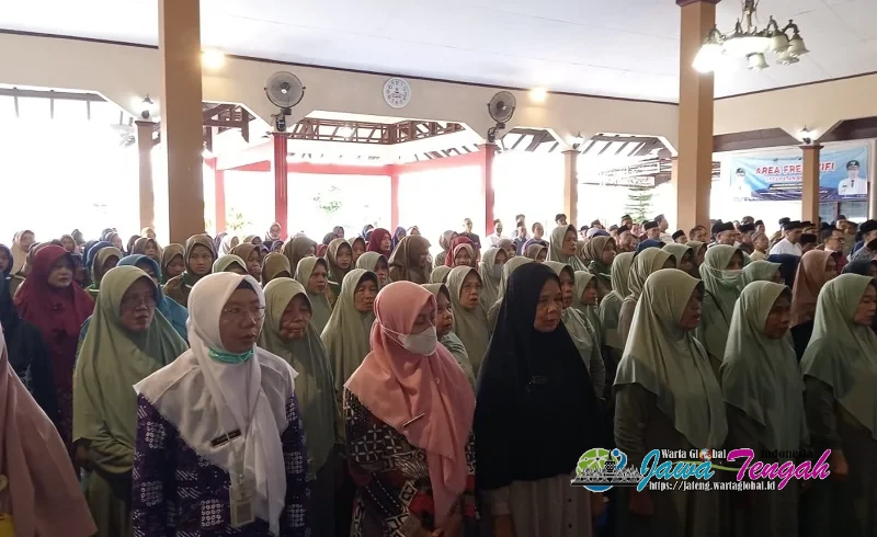 Ratusan Jamaah Hadiri Pengajian Jumat Berkah Ramadhan di Mapolsek Manyaran
