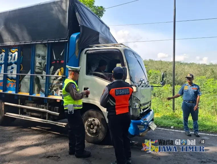 Antisipasi Rem Blong, Satlantas Polres Pekalongan Gelar Inspeksi Kendaraan di Jalur Menanjak Linggoasri