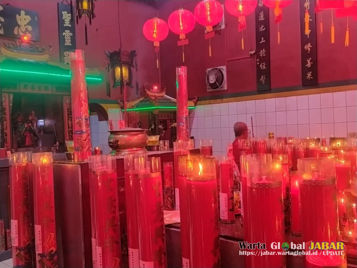 Ratusan Umat Konghucu Padati Vihara Budi Asih, Kelenteng Tertua Di Purwakarta Ratusan Umat Konghucu Padati Vihara Budi Asih, Kelenteng Tertua Di Purwakarta