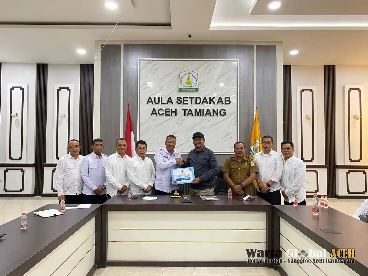 Bupati Aceh Tamiang Terima Kunjungan Bupati Tulungagung, Serahkan Bantuan 17 Ton Beras untuk Korban Banjir