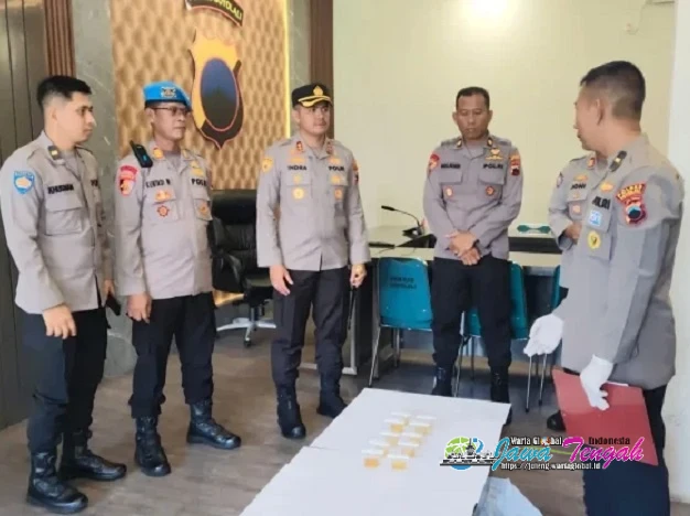 Kapolres Boyolali Jalani Tes Urine Bersama 112 Personel!