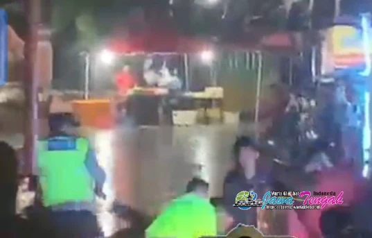 Breaking News Viral!! Polisi Diserang Saat Lerai Tawuran Kelompok Pemuda di Kaliwungu Kendal
