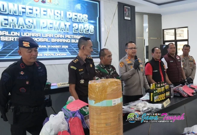 Polres Pekalongan Sita 66 Balon Udara dan Puluhan Petasan