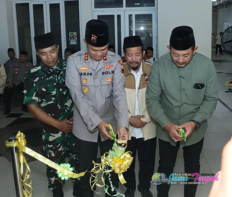 Sekretariat Forum Dai Kamtibmas Diresmikan, Kapolres Karanganyar Serahkan Bantuan Sosial