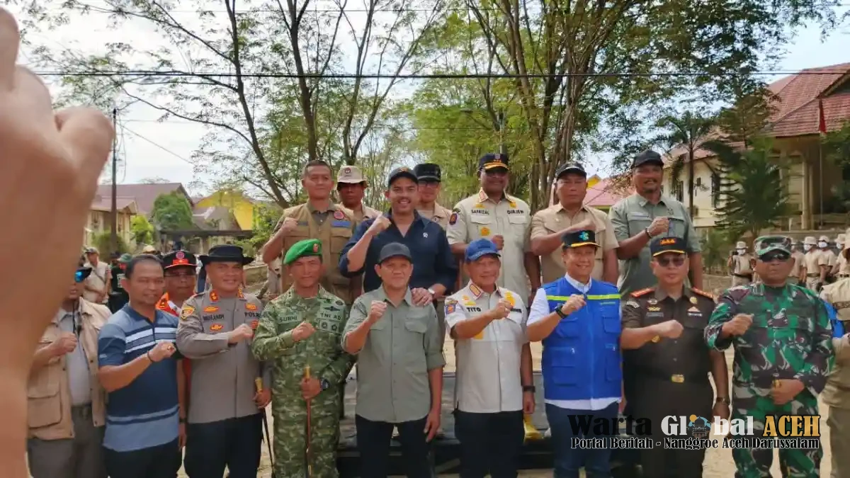 Dukung Pemulihan Aceh Tamiang, Mendagri Lepas 1.132 Praja Bersihkan Perkantoran