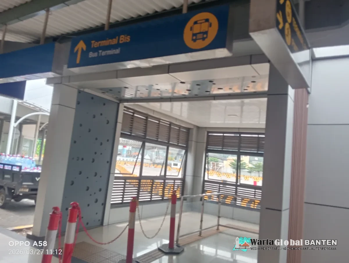 Eskalator Mati Tanpa ada Petugas dan tanda peringatan, Penumpang terjun  di Eskalator Eksekutif Pelabuhan ASDP Merak