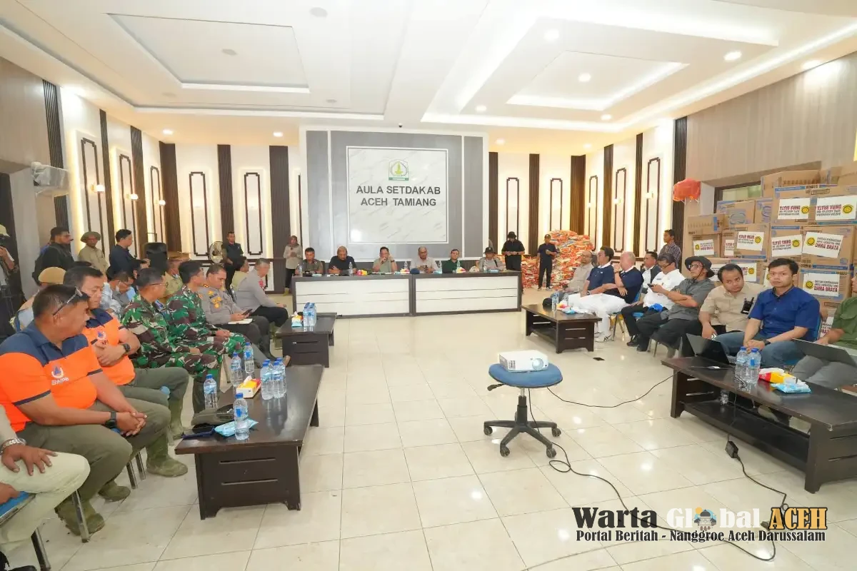 Bupati Aceh Tamiang, Irjen Pol (P) Drs. Armia Pahmi, MH,  menginstruksikan jajaran terkait untuk memfasilitasi pemulangan warga
