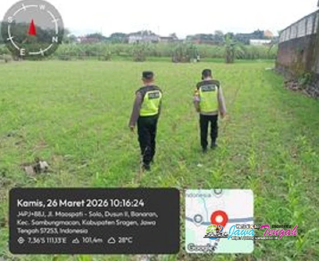 Dukung Swasembada Pangan, Polsek Sambungmacan Sragen Tanam Jagung Bersama Warga