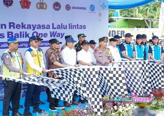 Kapolri Buka One Way Nasional di GT Kalikangkung