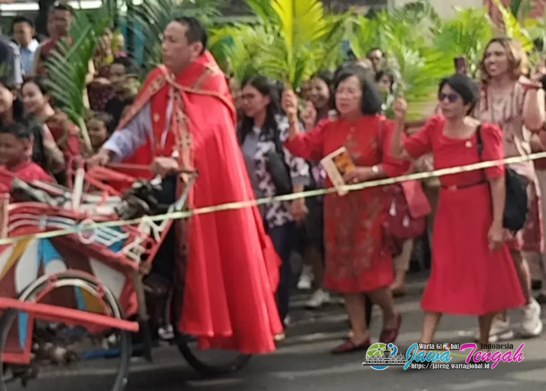 Hosana Bergema: Iman Umat Stella Maris Jepara Mengarak Raja Damai Menuju Pekan Suci